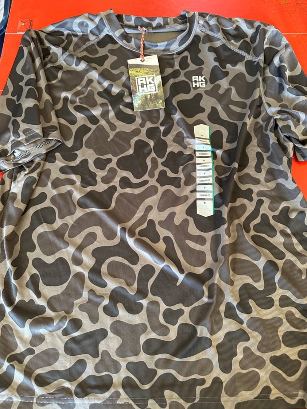 Alaskan hard gear by Duluth trading co  Short-Sleeve Camouflage - Gray med NWT